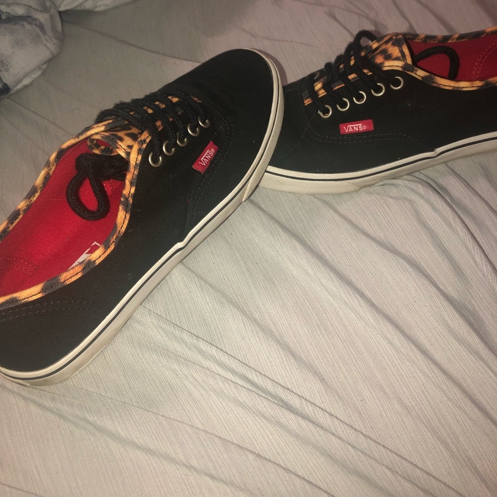 Authentic Style Vans - Picture 2 of 4